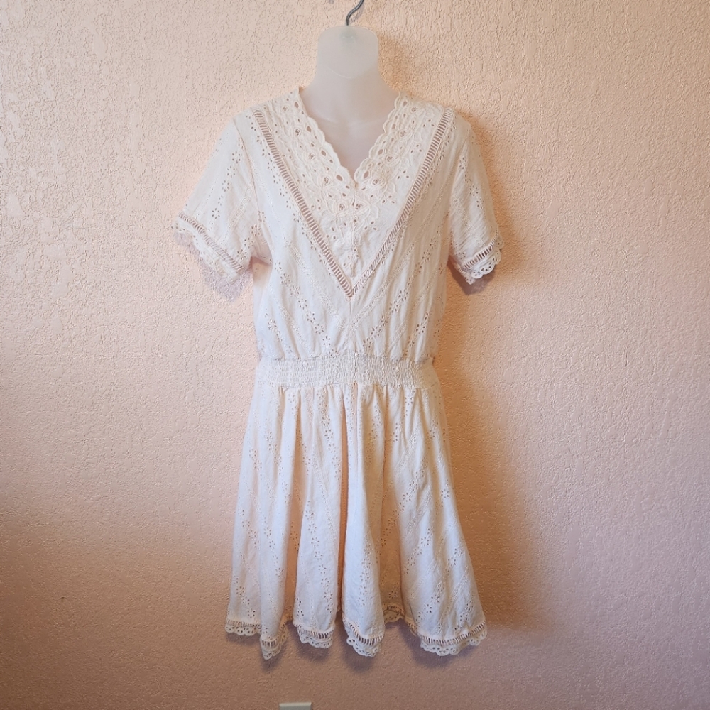 Stellah Pale Pink Eyelet V Neck Smocked Waist Smocked Short Sleeve Dress